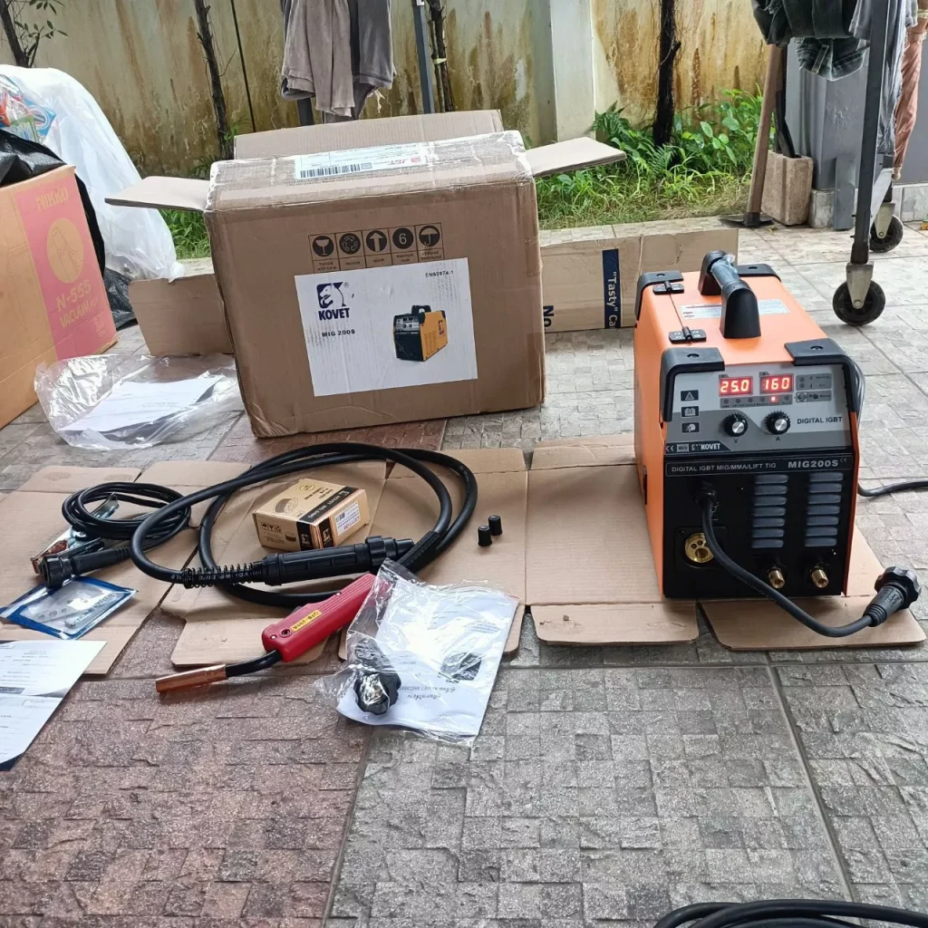 ตู้เชื่อม CO2 KOVET MIG200S 160A. (3ระบบ) ตู้เชื่อม CO2 KOVET MIG200S 160A. (3ระบบ)